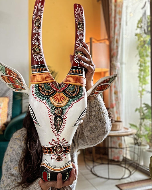 Hand-Painted Wooden Cow Head – Traditional Folk Art Elegance 🐂🎨